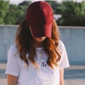 Maroon baseball cap! ❤️